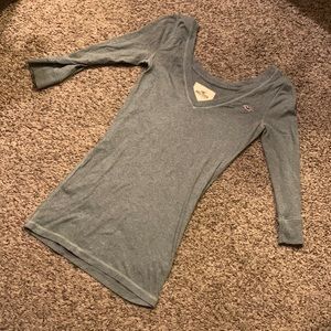 Hollister V-Neck Shirt
